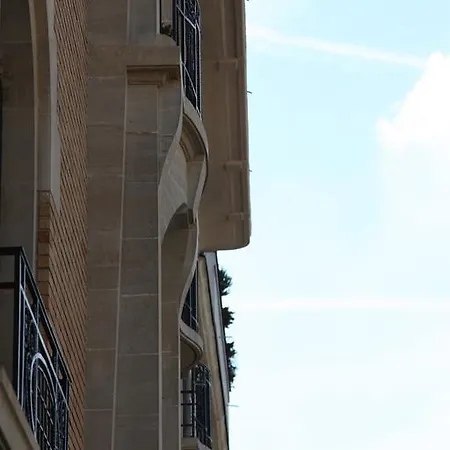 D'hotes Des Sacres Bed & Breakfast *